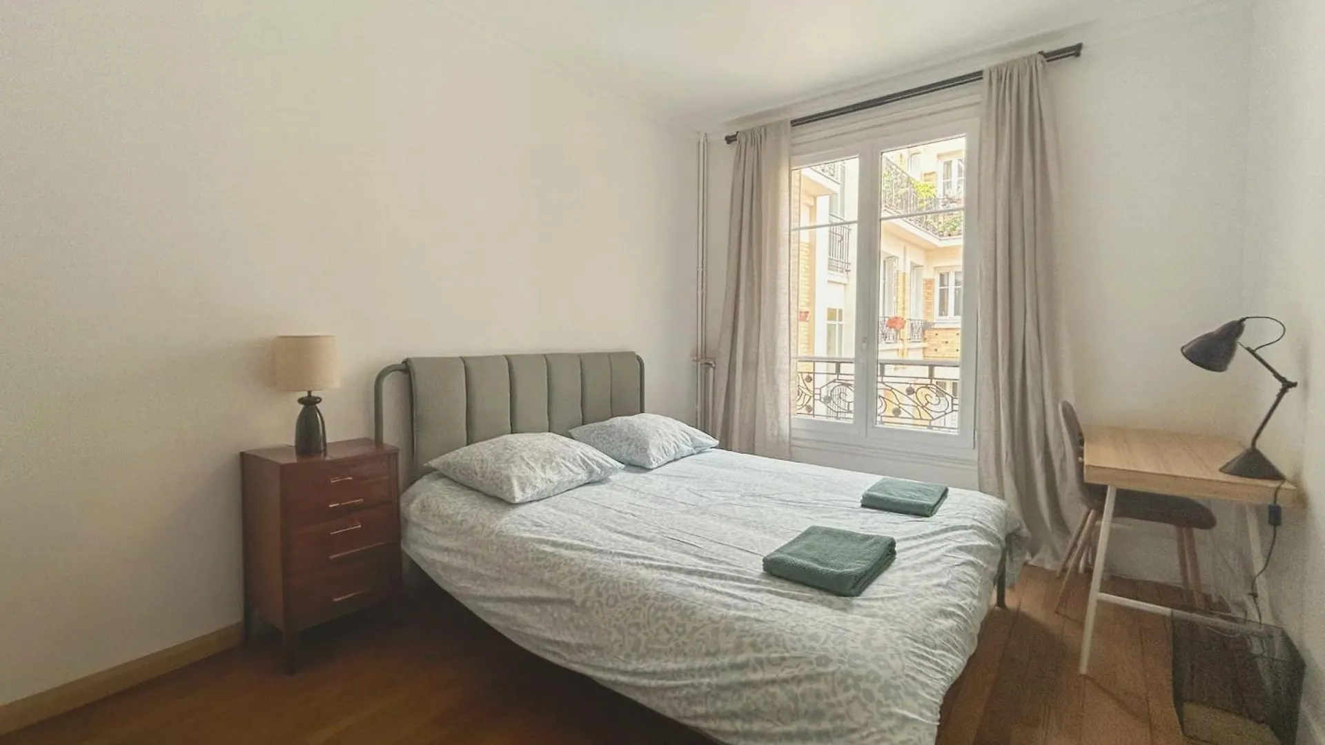Jardin Des Plantes - Beautiful Bright 2-Bedroom Apartment -1 Living Room Paris 0*,  France