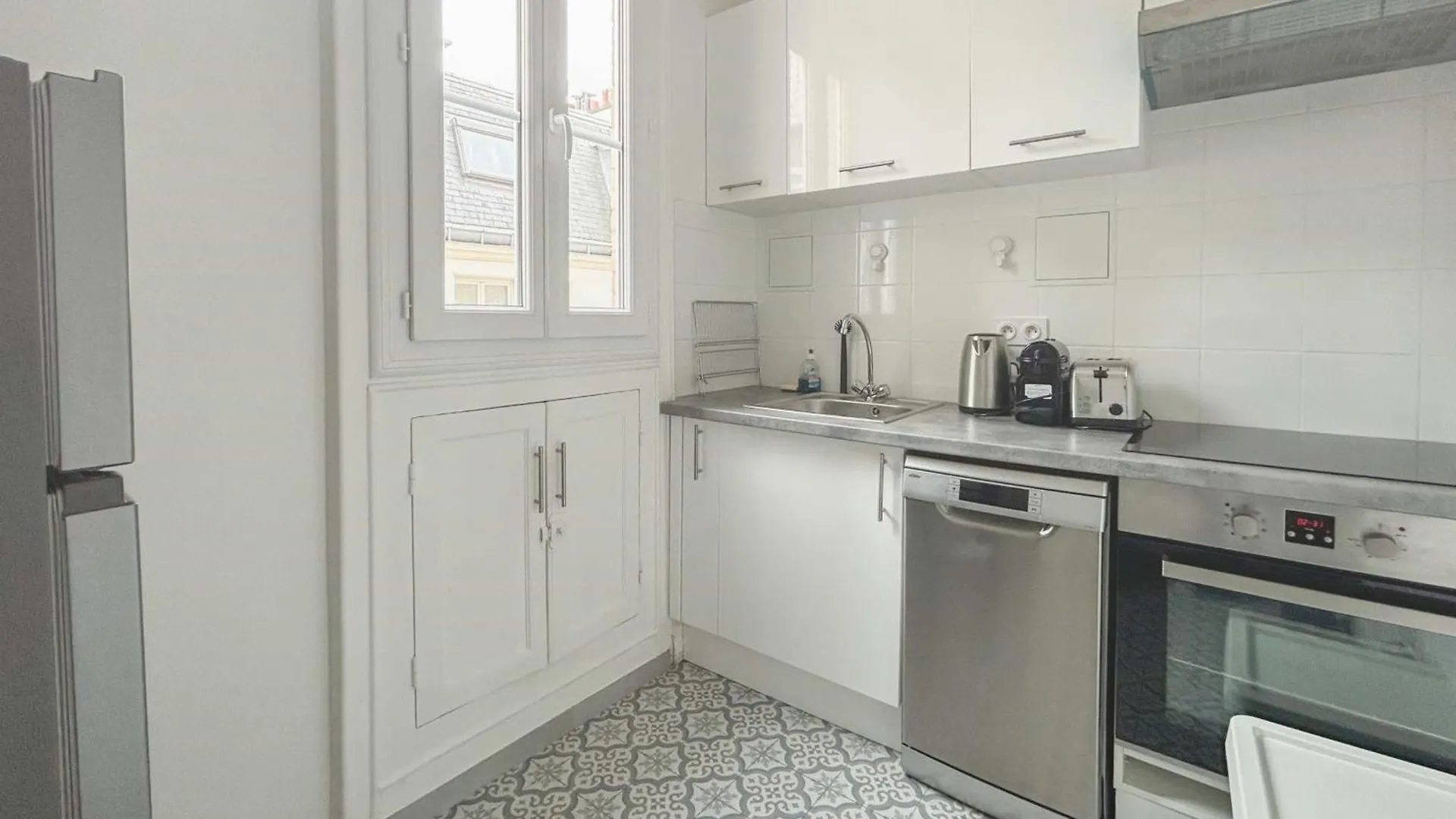 Jardin Des Plantes - Beautiful Bright 2-Bedroom Apartment -1 Living Room Paryż 0*,  Francja