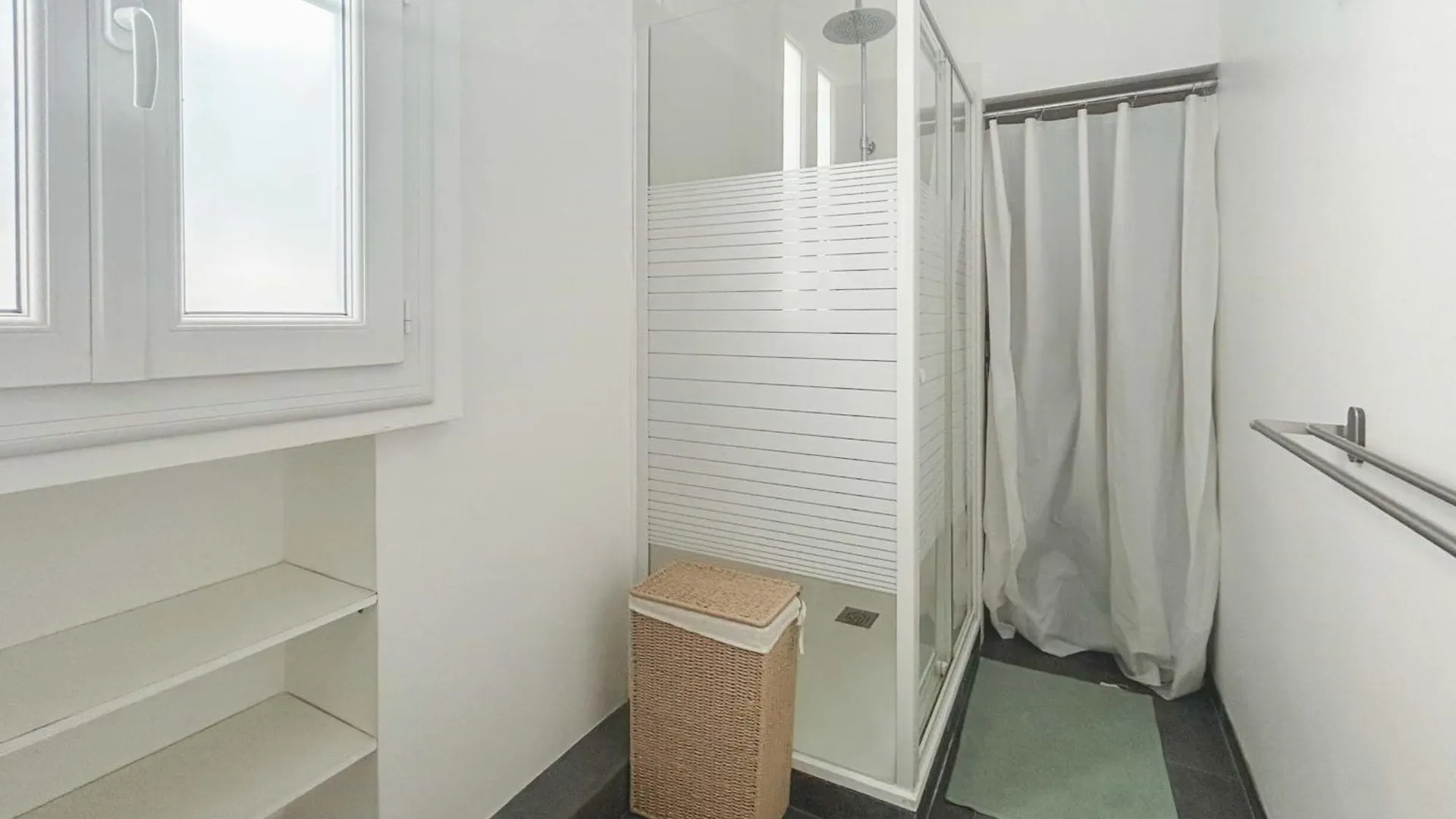 Jardin Des Plantes - Beautiful Bright 2-Bedroom Apartment -1 Living Room Paryż