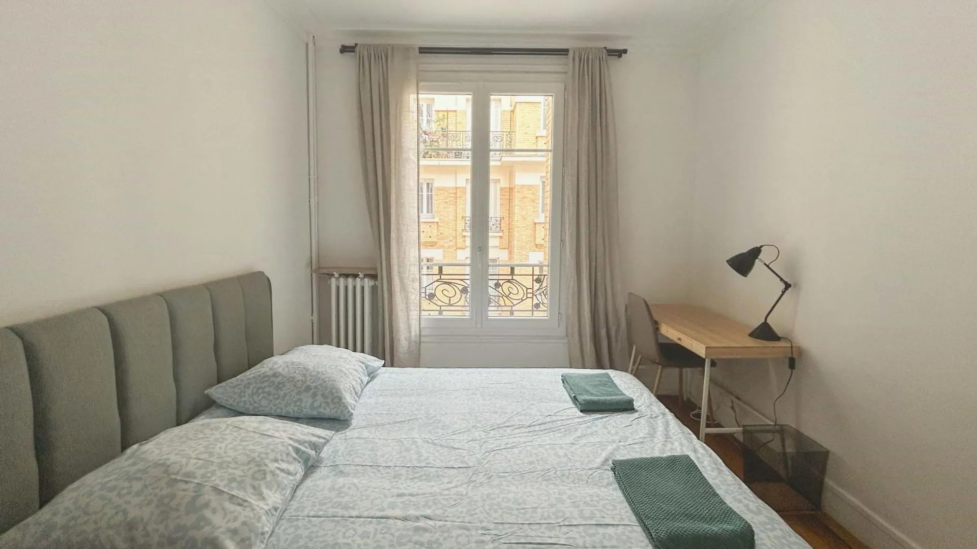 Jardin Des Plantes - Beautiful Bright 2-Bedroom Apartment -1 Living Room Paris France