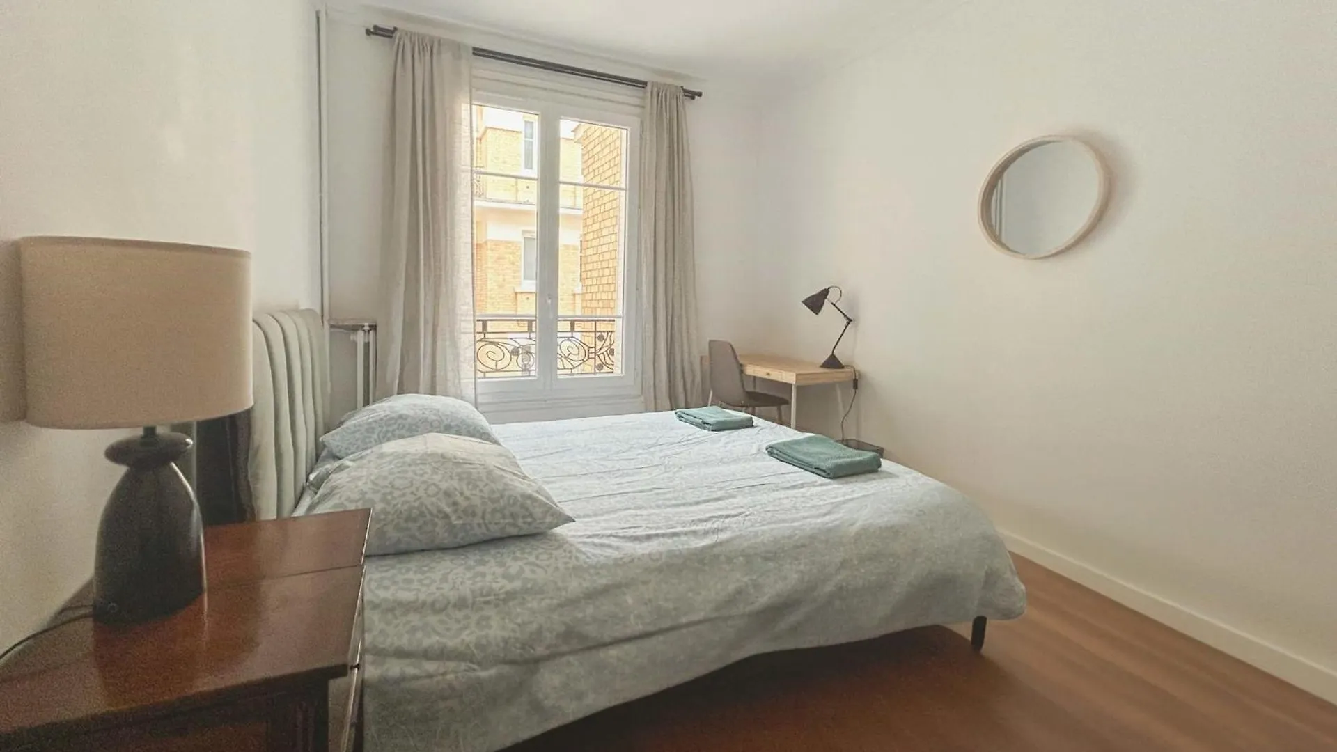 Jardin Des Plantes - Beautiful Bright 2-Bedroom Apartment -1 Living Room Paris France